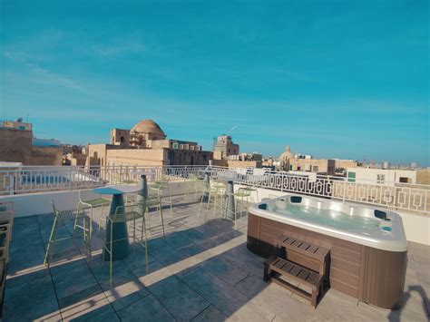 Avalon Boutique Hotel: Luxury living in the historical city of Malta .